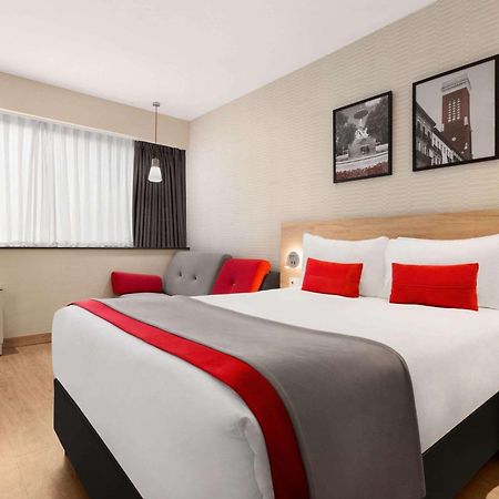 Ramada By Wyndham Madrid Tres Cantos Exterior foto