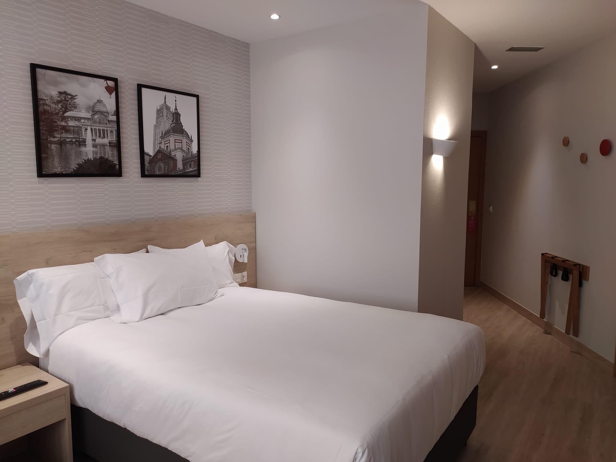 Ramada By Wyndham Madrid Tres Cantos Exterior foto