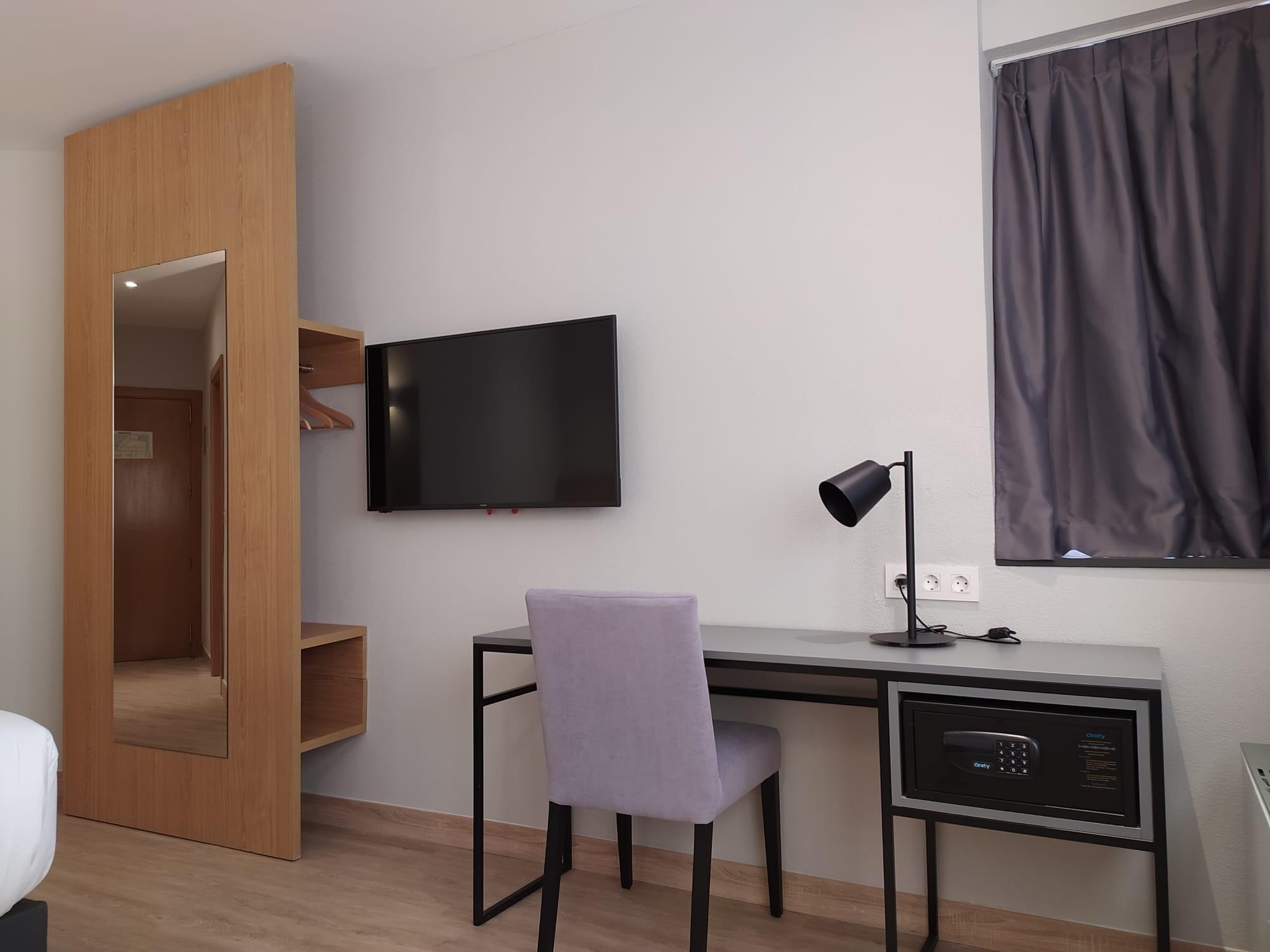 Ramada By Wyndham Madrid Tres Cantos Exterior foto