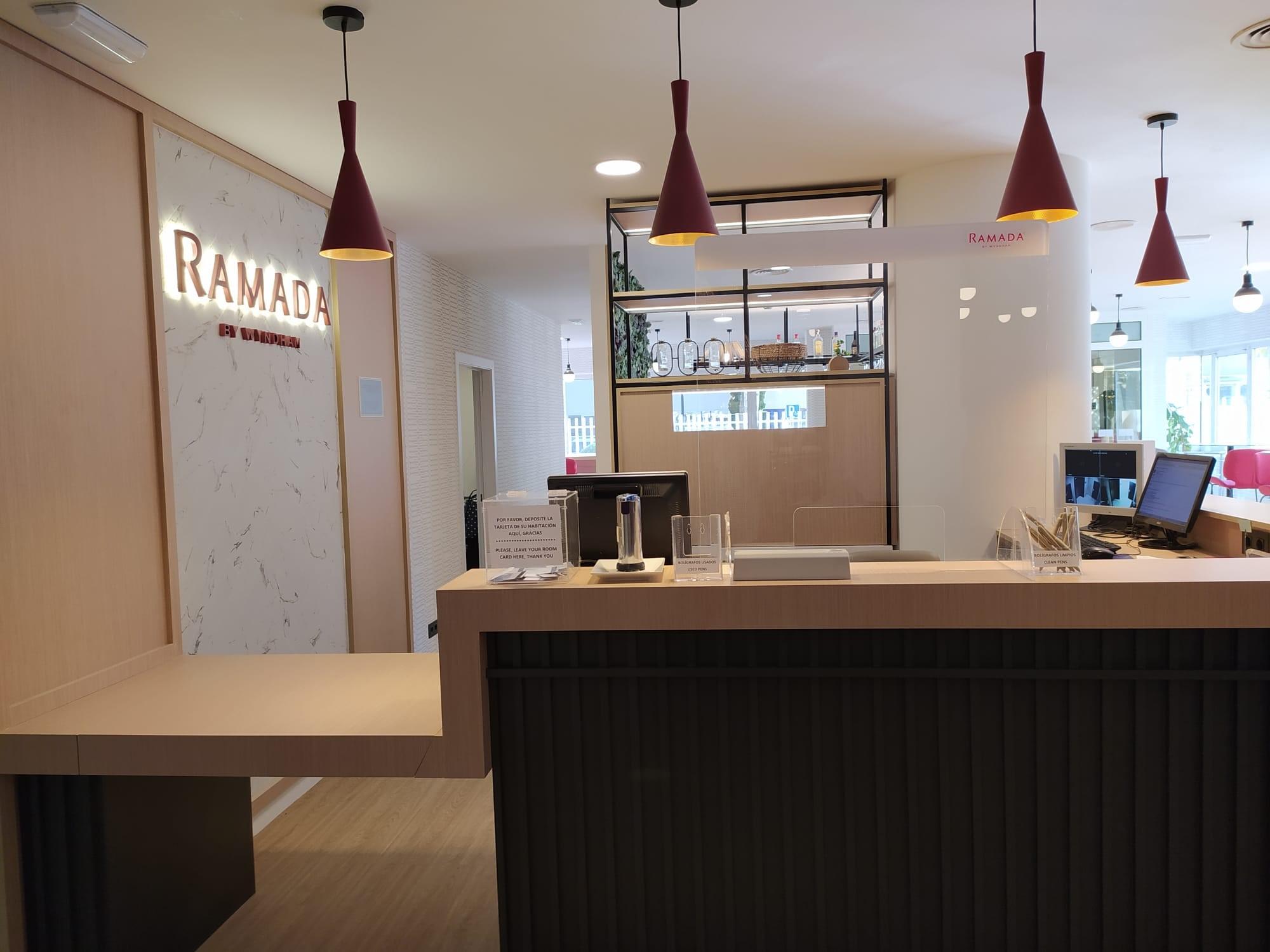 Ramada By Wyndham Madrid Tres Cantos Exterior foto