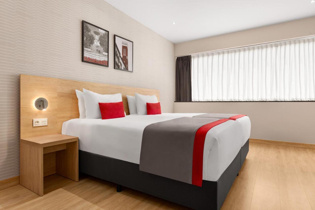 Ramada By Wyndham Madrid Tres Cantos Exterior foto