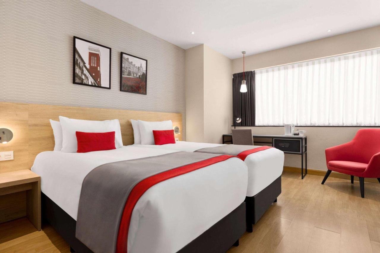 Ramada By Wyndham Madrid Tres Cantos Exterior foto