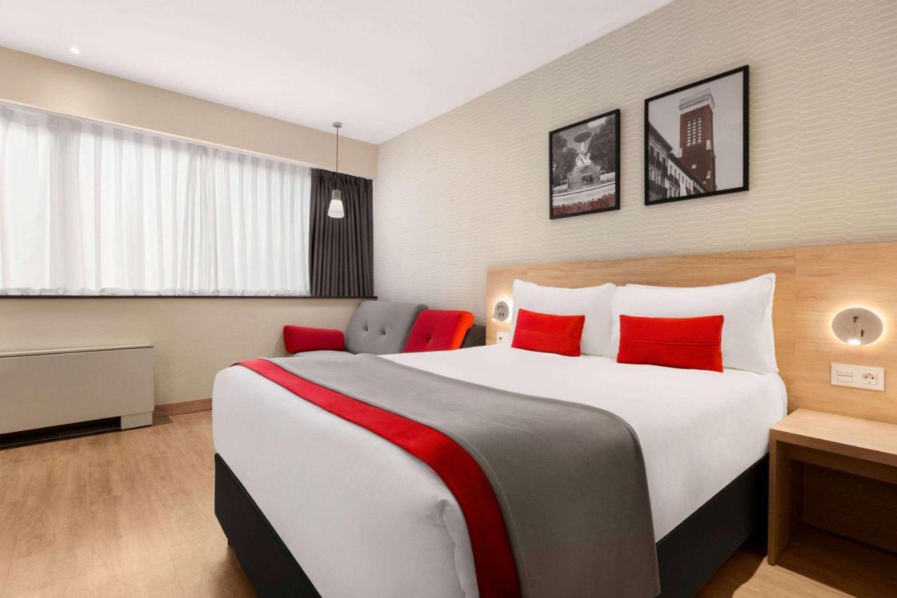 Ramada By Wyndham Madrid Tres Cantos Exterior foto