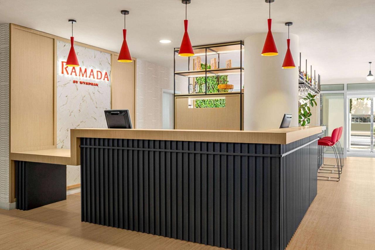 Ramada By Wyndham Madrid Tres Cantos Exterior foto