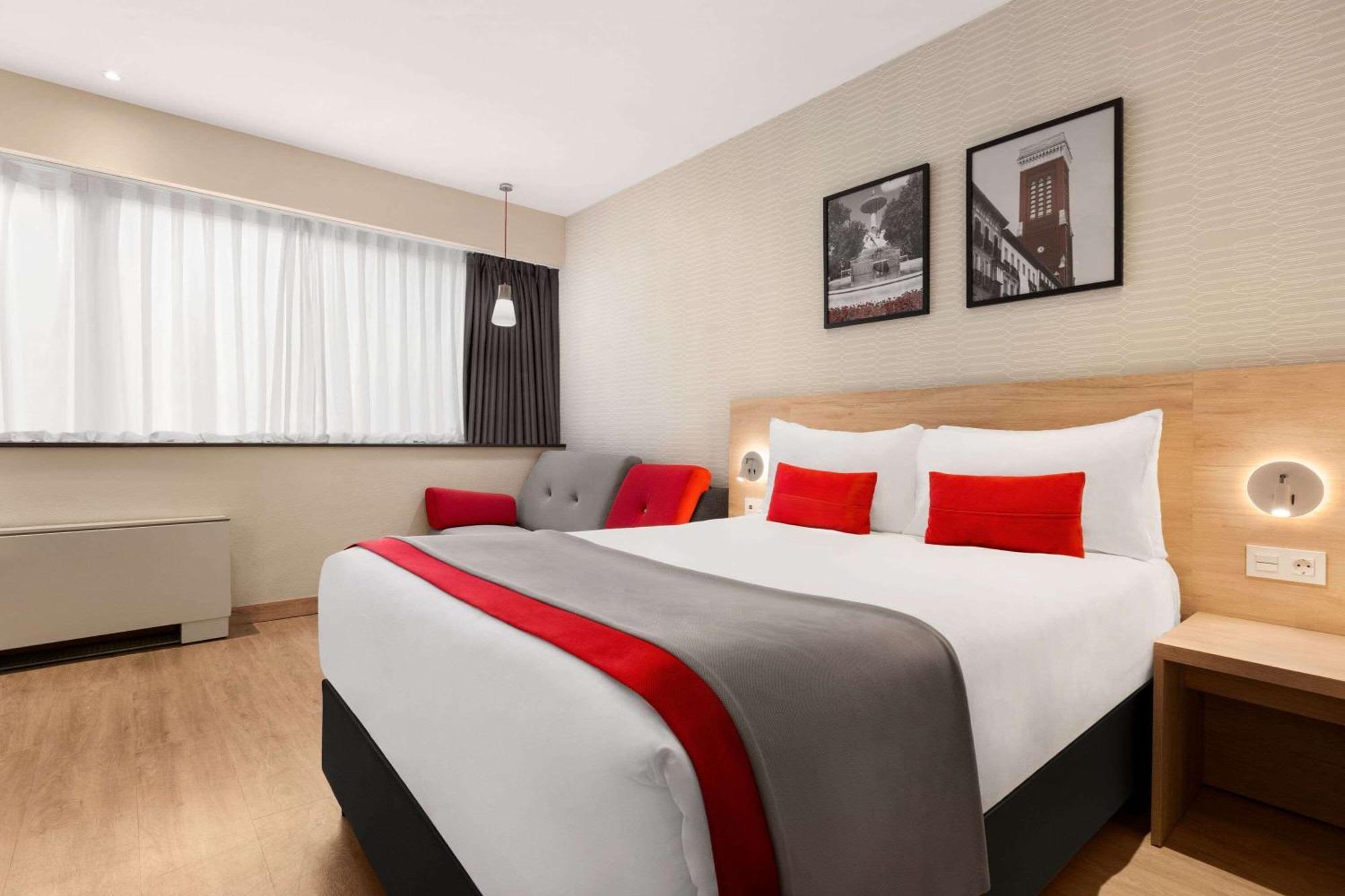Ramada By Wyndham Madrid Tres Cantos Exterior foto